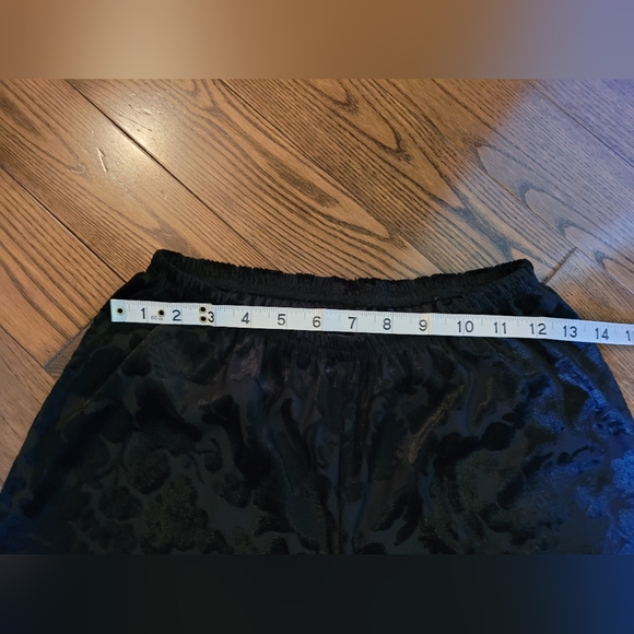 Soft Printed Lounge Pants, Excellent Condition Like New - Picture 6 of 7